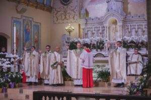 Holy Family Life Teen Catholic Church (Glendale)